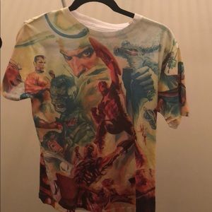 Cool, Nice feeling DC hero short-sleeve tee.